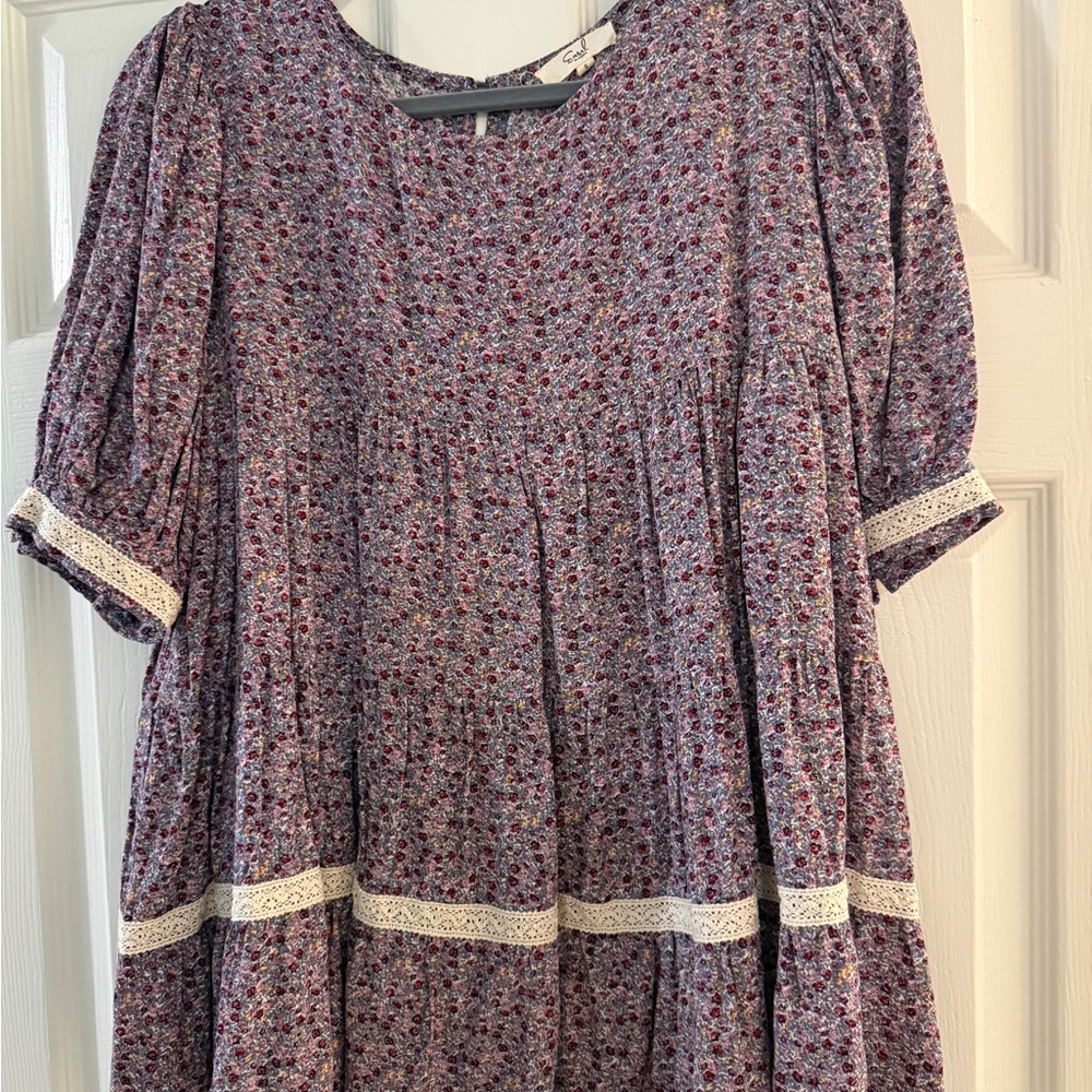 easel NWOT Floral Peasant Top with Lace Trim